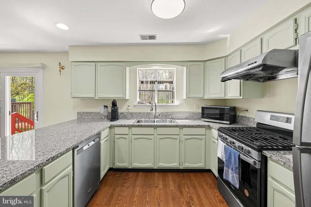 150 NANTWICH COURT Somerset, NJ 08873