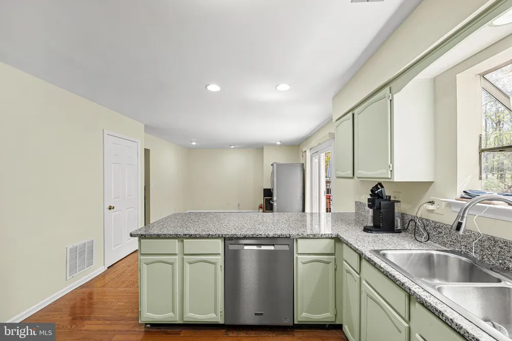 150 NANTWICH COURT Somerset, NJ 08873