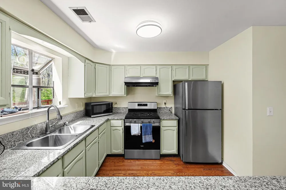 150 NANTWICH COURT Somerset, NJ 08873