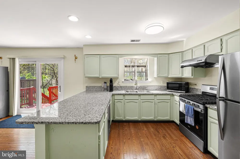 150 NANTWICH COURT Somerset, NJ 08873