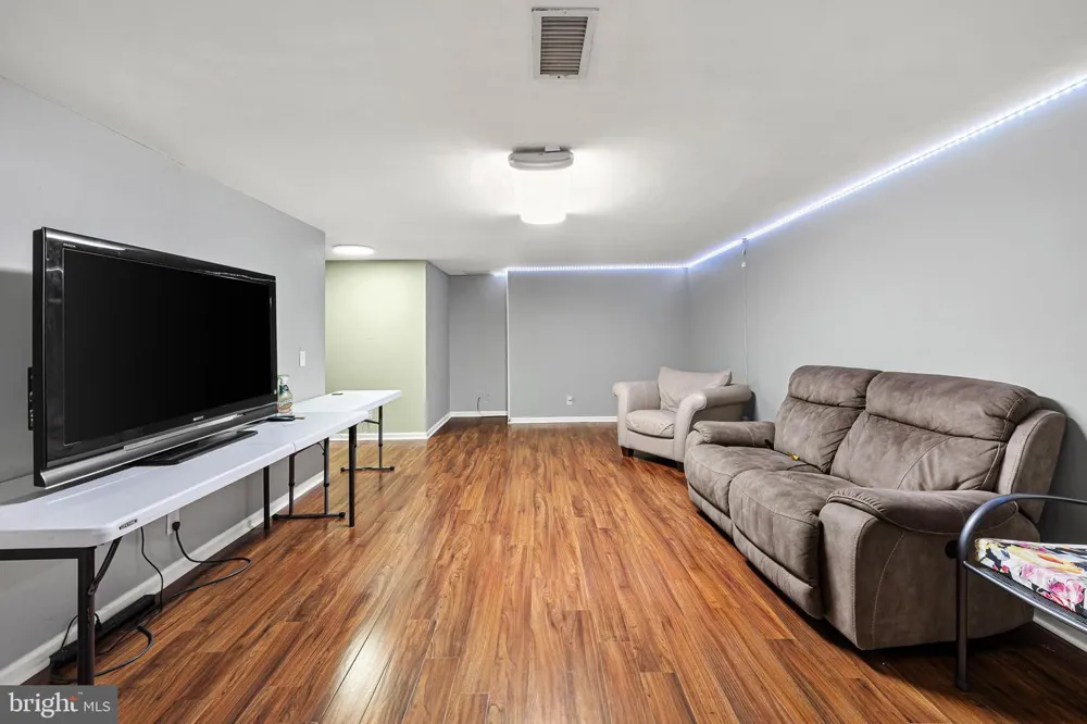 150 NANTWICH COURT Somerset, NJ 08873