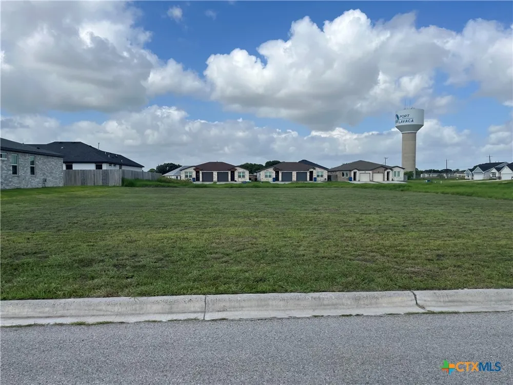 110 Carmine Avenue Port Lavaca, TX 77979