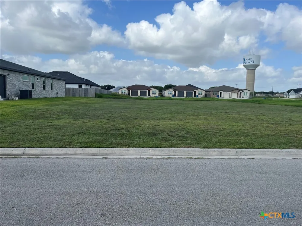 110 Carmine Avenue Port Lavaca, TX 77979