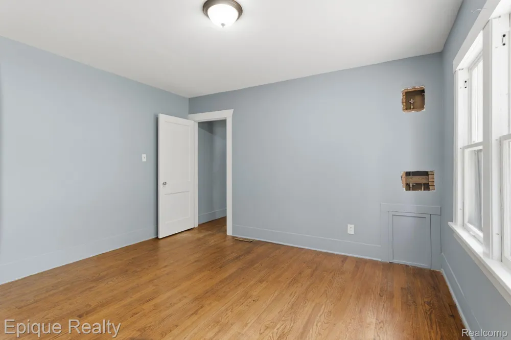 1325 Oak Street Port Huron City, MI 48060