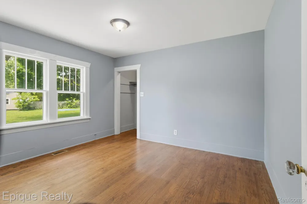 1325 Oak Street Port Huron City, MI 48060