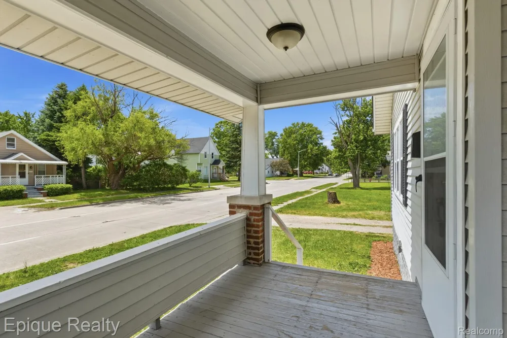 1325 Oak Street Port Huron City, MI 48060