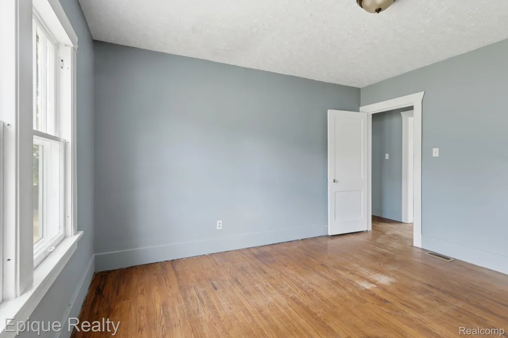1325 Oak Street Port Huron City, MI 48060