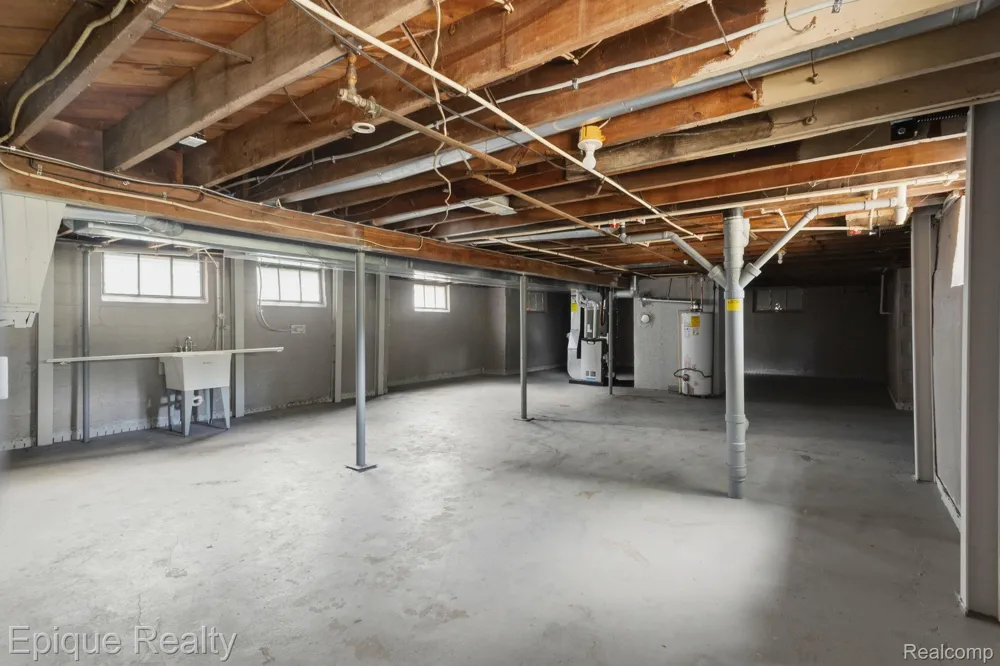1325 Oak Street Port Huron City, MI 48060