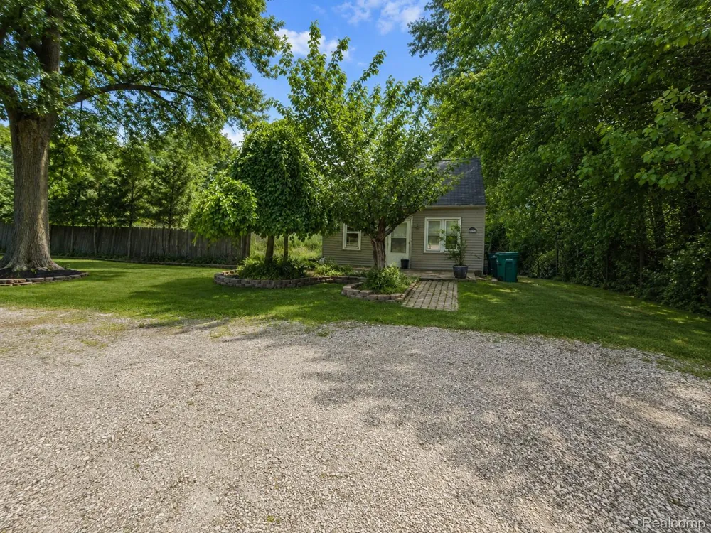 6851 Merriman Road Romulus City, MI 48174