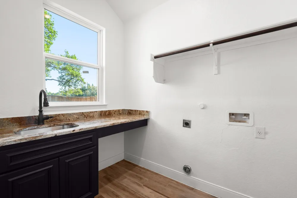 128 Hiram Cook Blanco, TX 78606