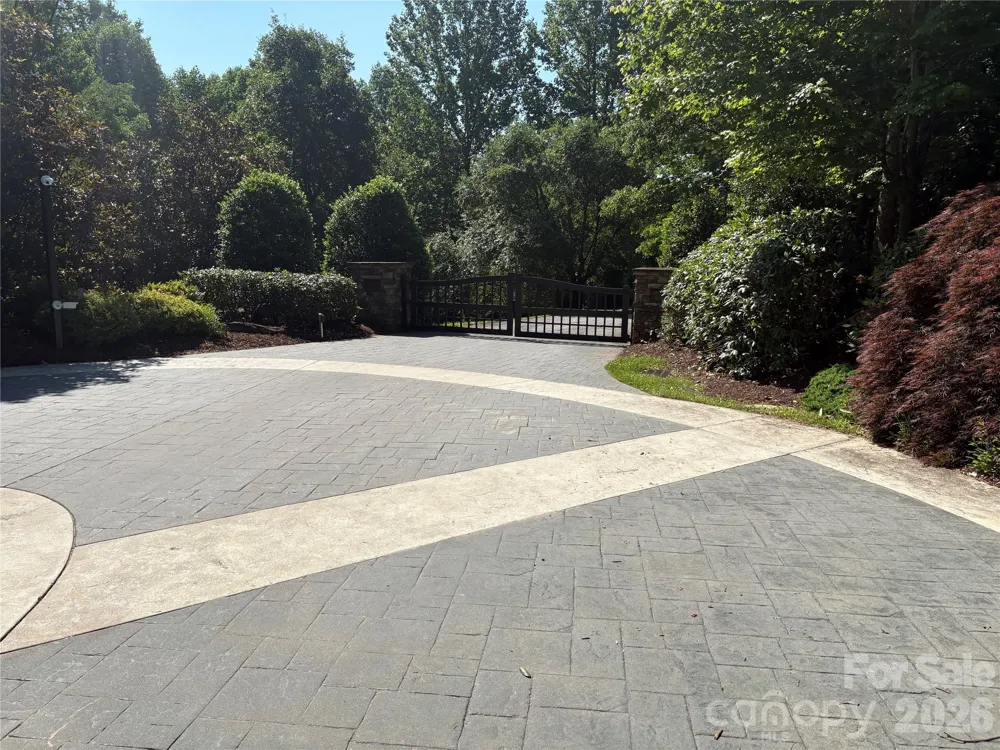 239 Stone Valley Way Hendersonville, NC 28792