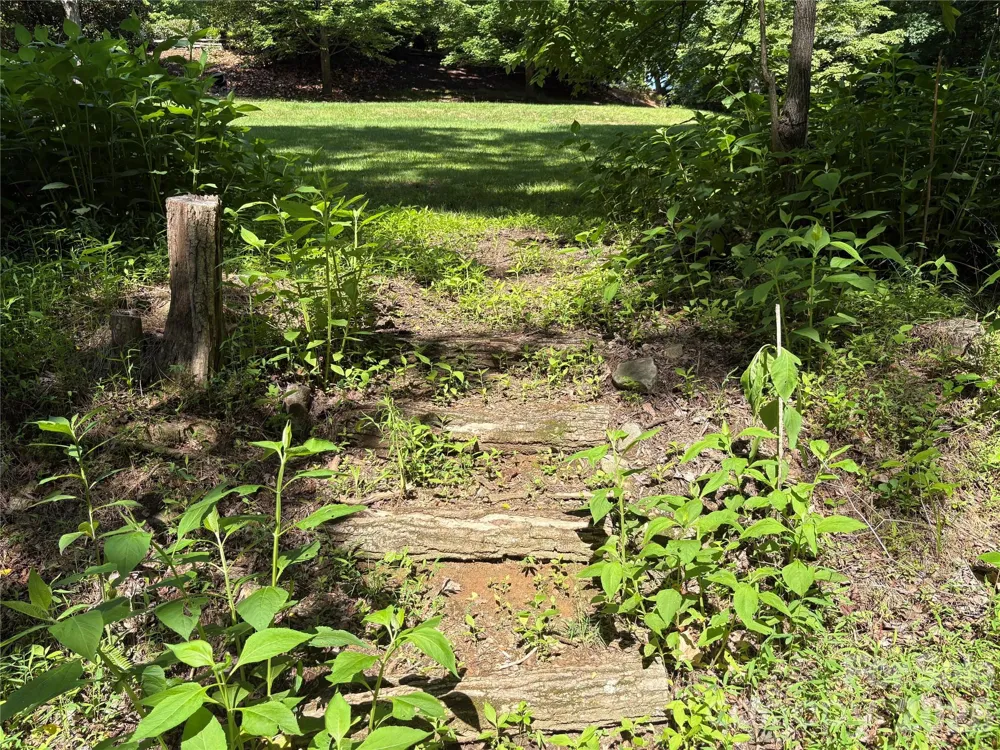 239 Stone Valley Way Hendersonville, NC 28792