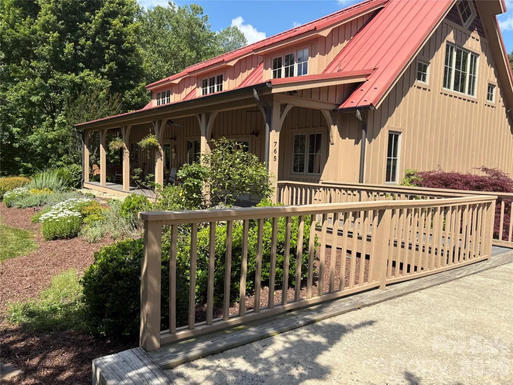 239 Stone Valley Way Hendersonville, NC 28792