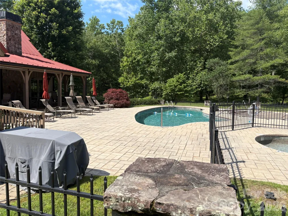 239 Stone Valley Way Hendersonville, NC 28792