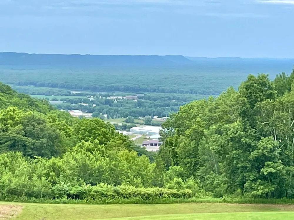 208 Skyline Drive Wabasha, MN 55981