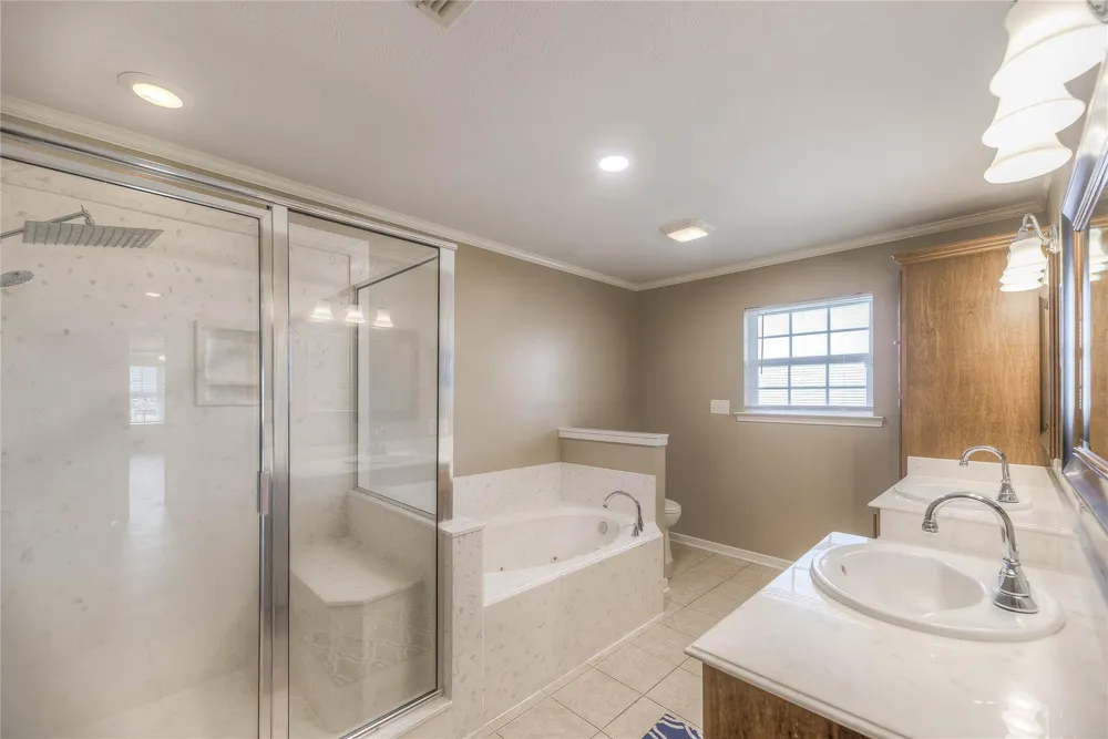 320 Lakefront Drive Onalaska, TX 77360