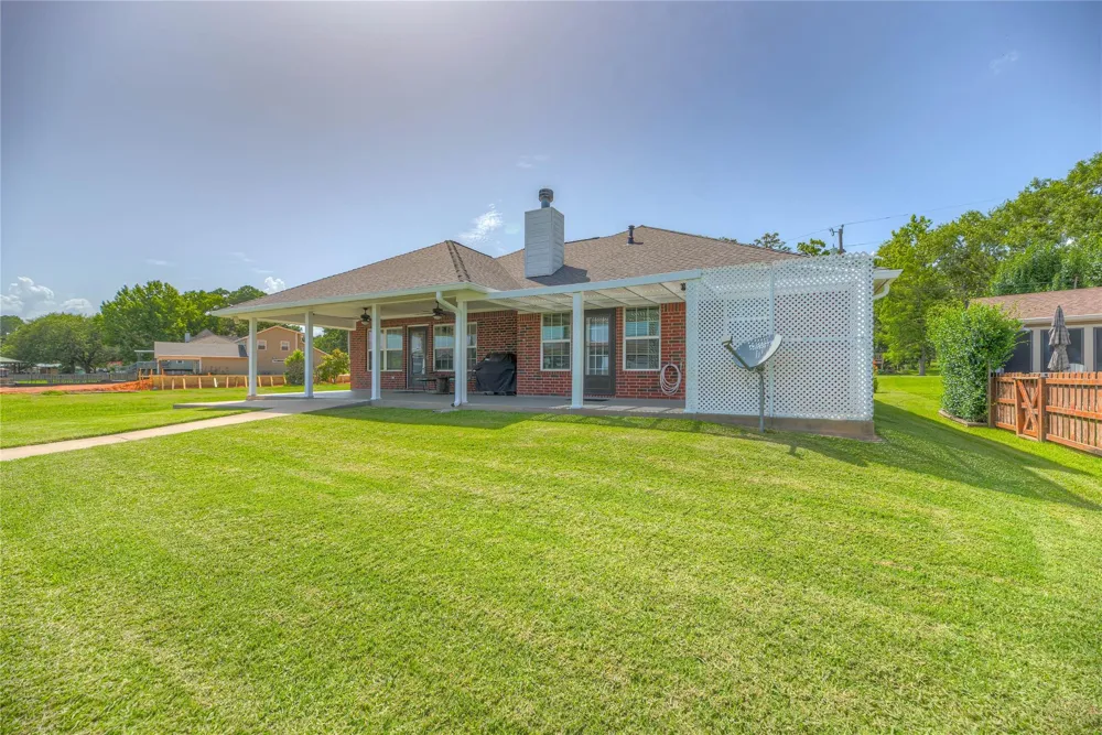 320 Lakefront Drive Onalaska, TX 77360