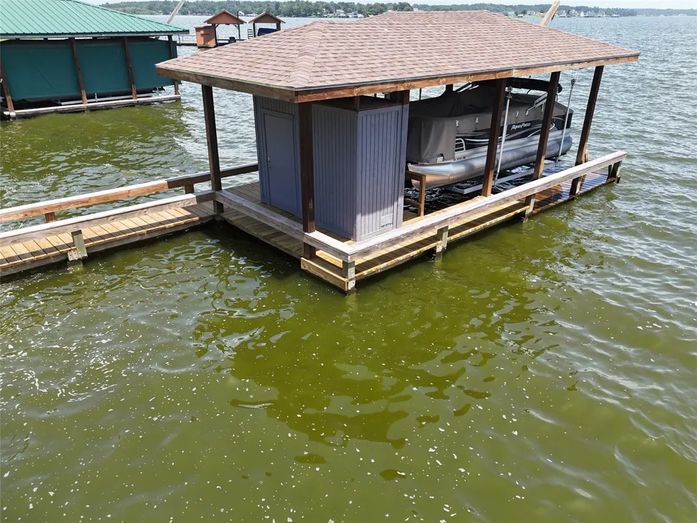 320 Lakefront Drive Onalaska, TX 77360