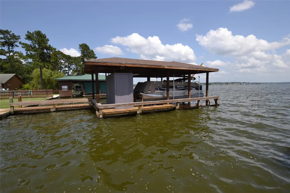 320 Lakefront Drive Onalaska, TX 77360