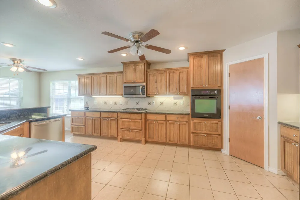 320 Lakefront Drive Onalaska, TX 77360