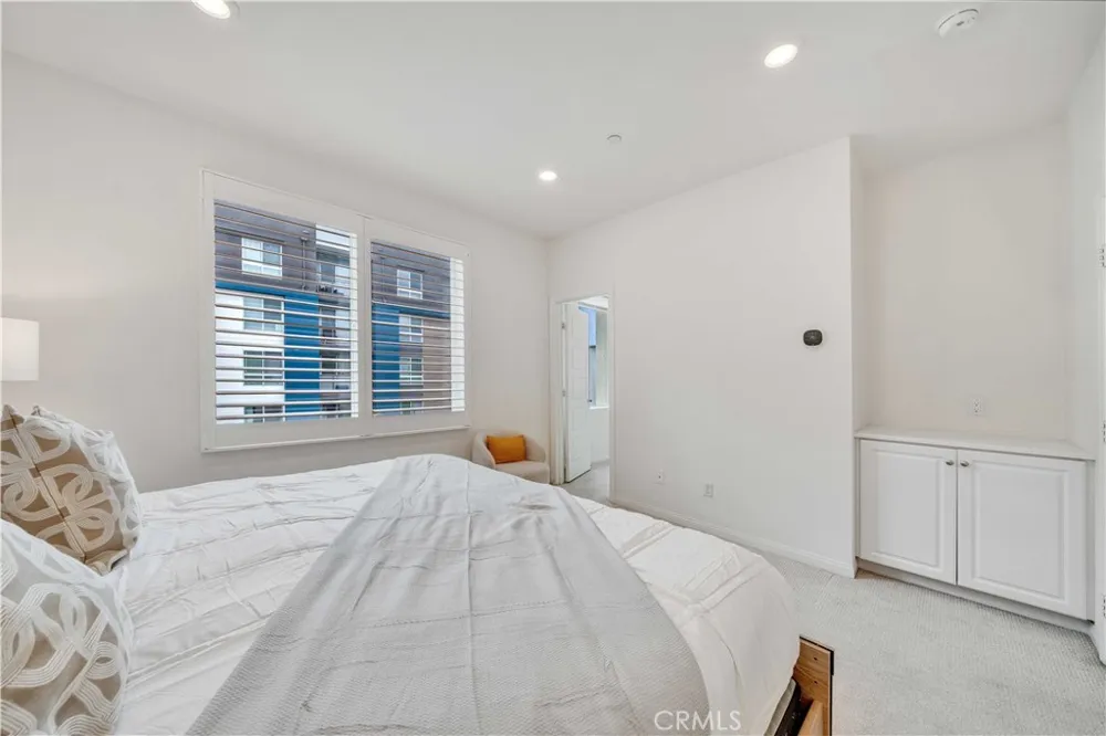 213 Steely Irvine, CA 92614