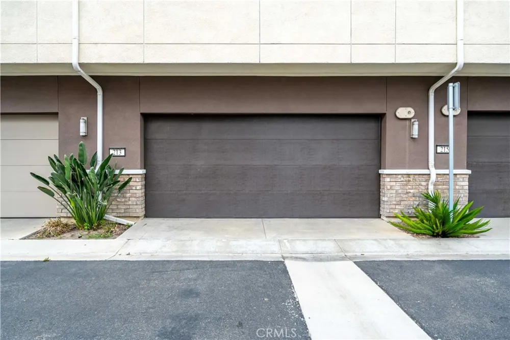 213 Steely Irvine, CA 92614