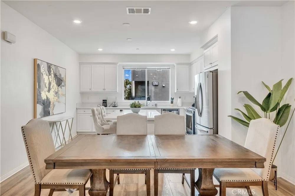 213 Steely Irvine, CA 92614