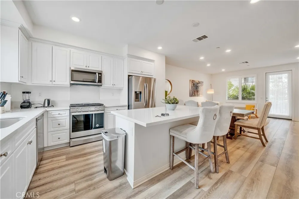 213 Steely Irvine, CA 92614