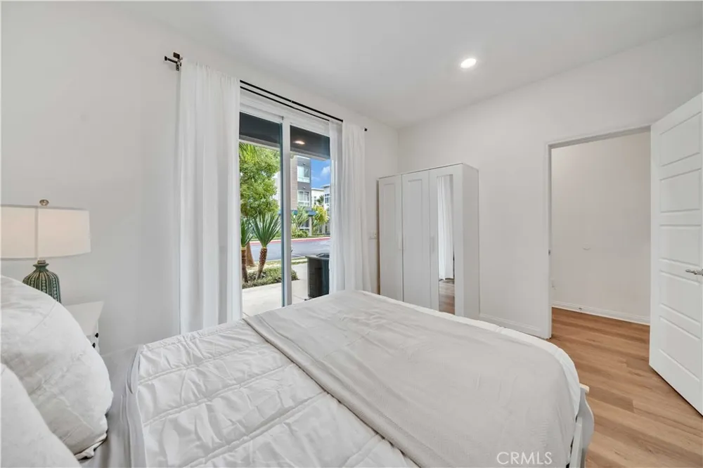 213 Steely Irvine, CA 92614