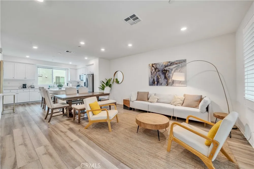 213 Steely Irvine, CA 92614