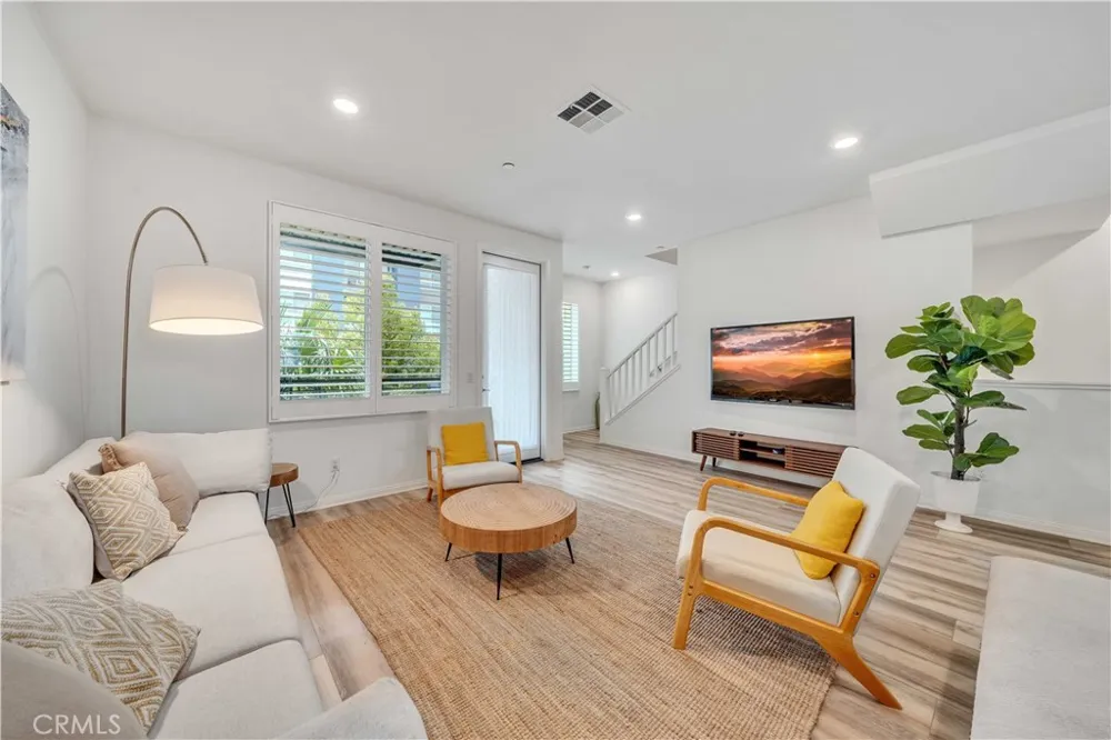 213 Steely Irvine, CA 92614