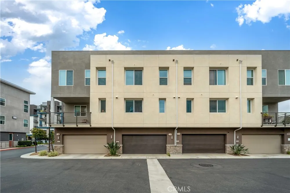 213 Steely Irvine, CA 92614