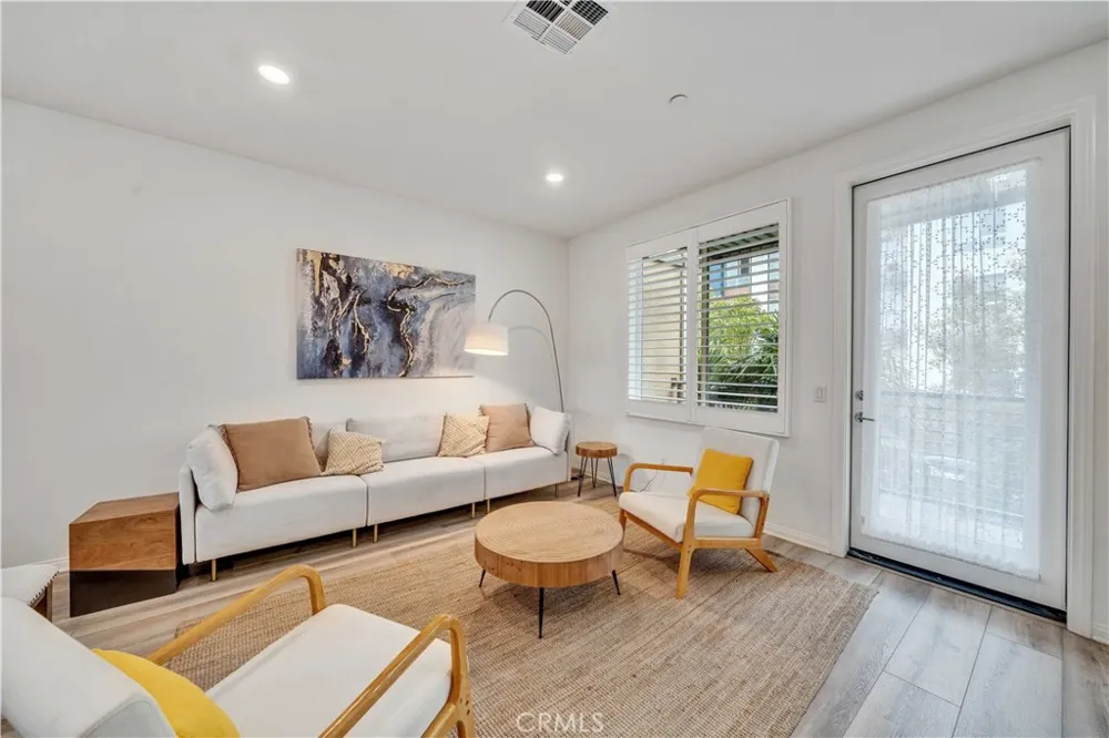 213 Steely Irvine, CA 92614