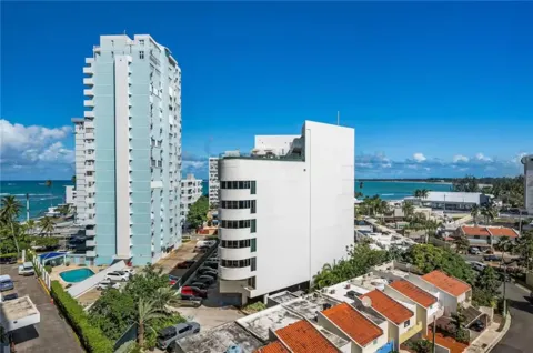 6165 AV. ISLA VERDE #659