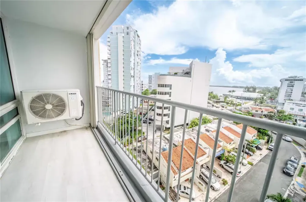 6165 AV. ISLA VERDE #659 Carolina, PR 00979