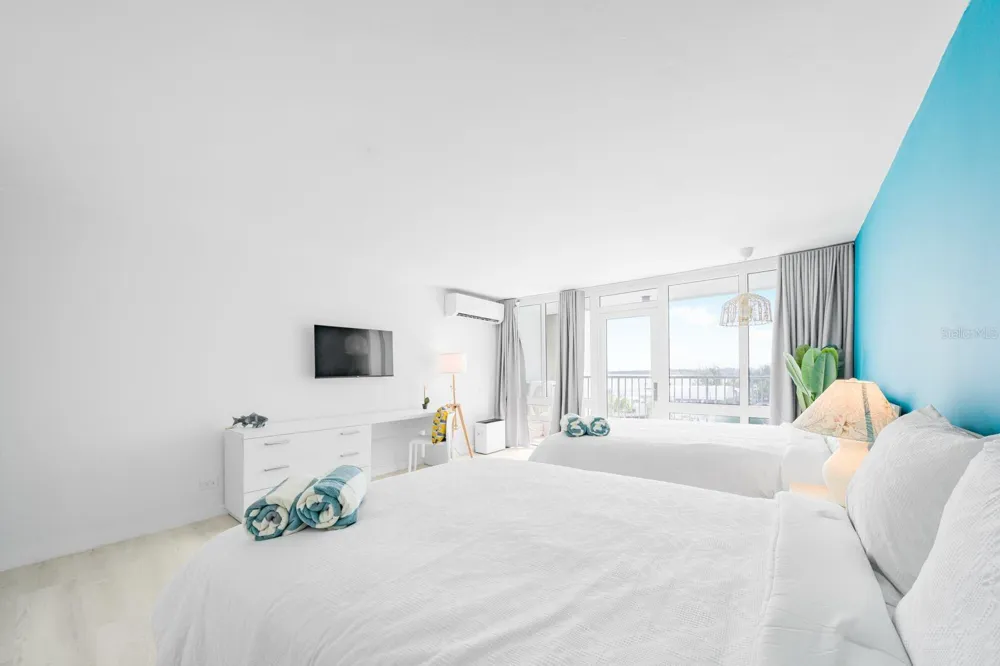 6165 AV. ISLA VERDE #659 Carolina, PR 00979