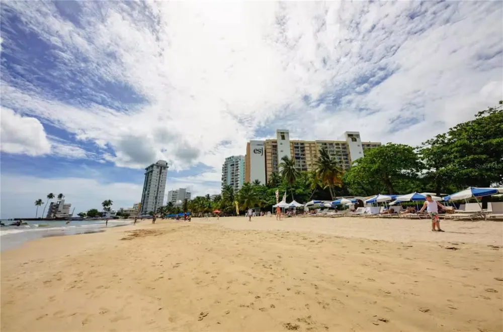 6165 AV. ISLA VERDE #659 Carolina, PR 00979