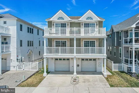 235 E LEAMING AVENUE #B