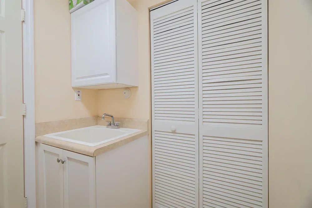 6005 Newport Village Way Lake Worth, FL 33463