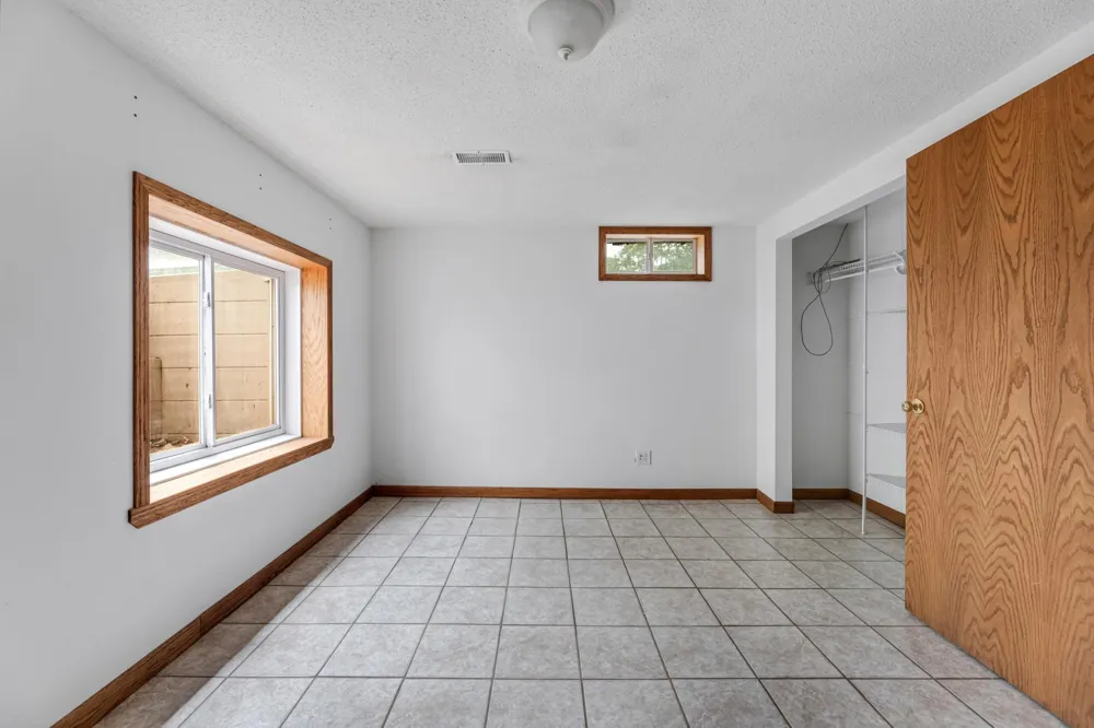 1497 Claudia Avenue La Crescent, MN 55947