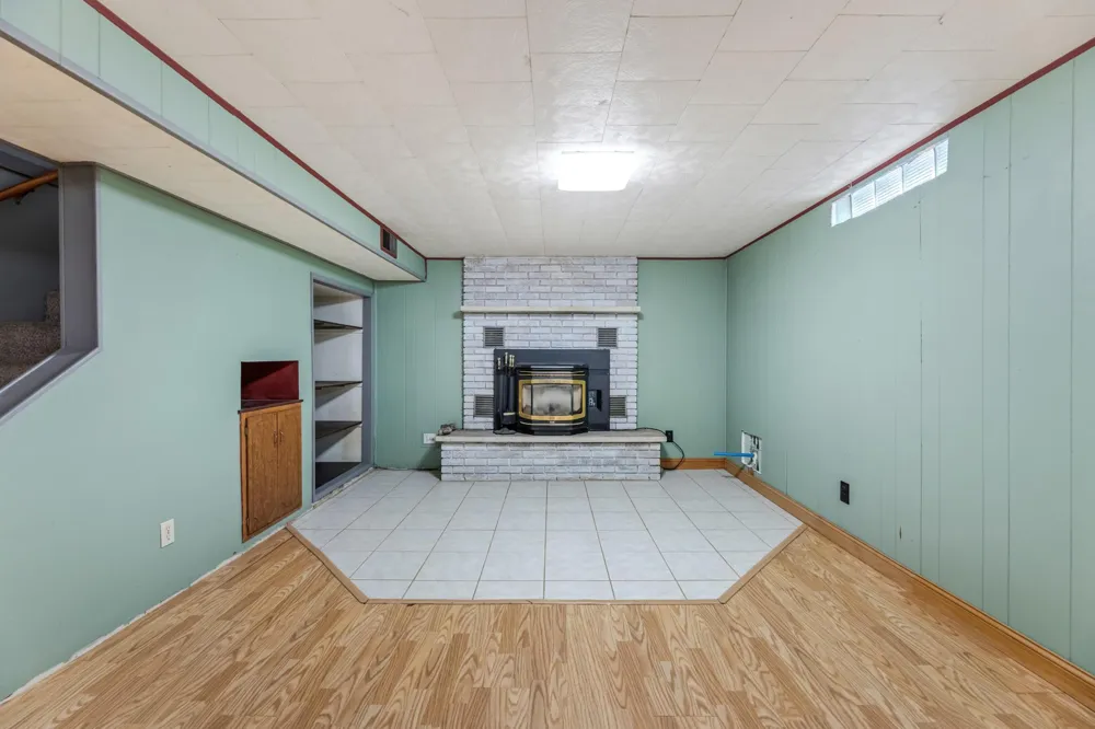 1497 Claudia Avenue La Crescent, MN 55947
