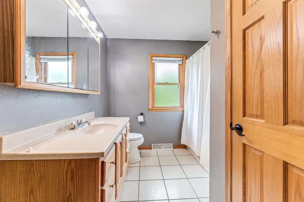 1497 Claudia Avenue La Crescent, MN 55947