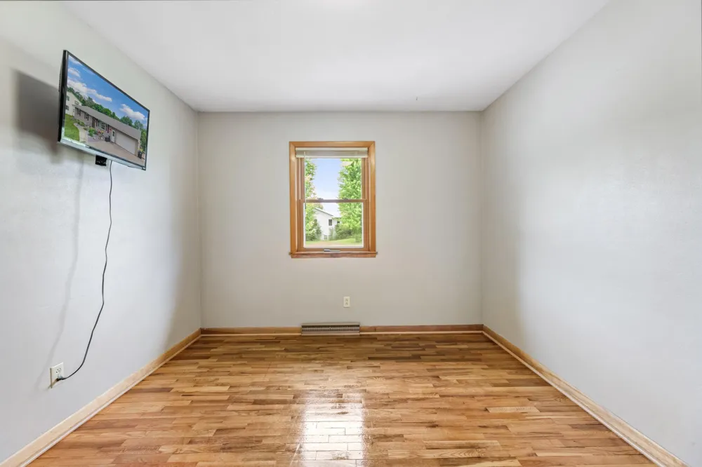 1497 Claudia Avenue La Crescent, MN 55947