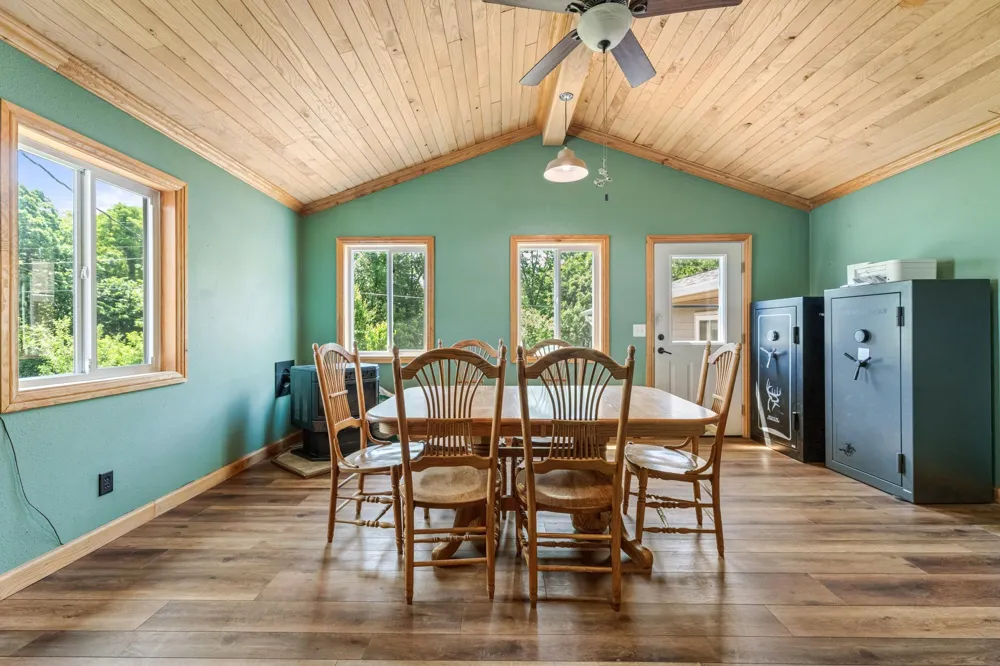 1497 Claudia Avenue La Crescent, MN 55947