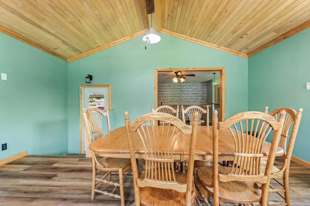 1497 Claudia Avenue La Crescent, MN 55947