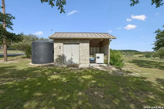 415 HIDDEN HILLS RANCH RD Camp Verde, TX 78010