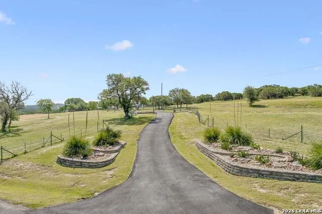 415 HIDDEN HILLS RANCH RD Camp Verde, TX 78010