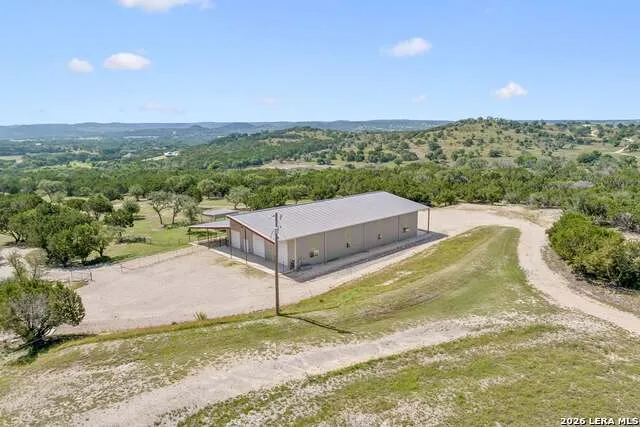 415 HIDDEN HILLS RANCH RD Camp Verde, TX 78010