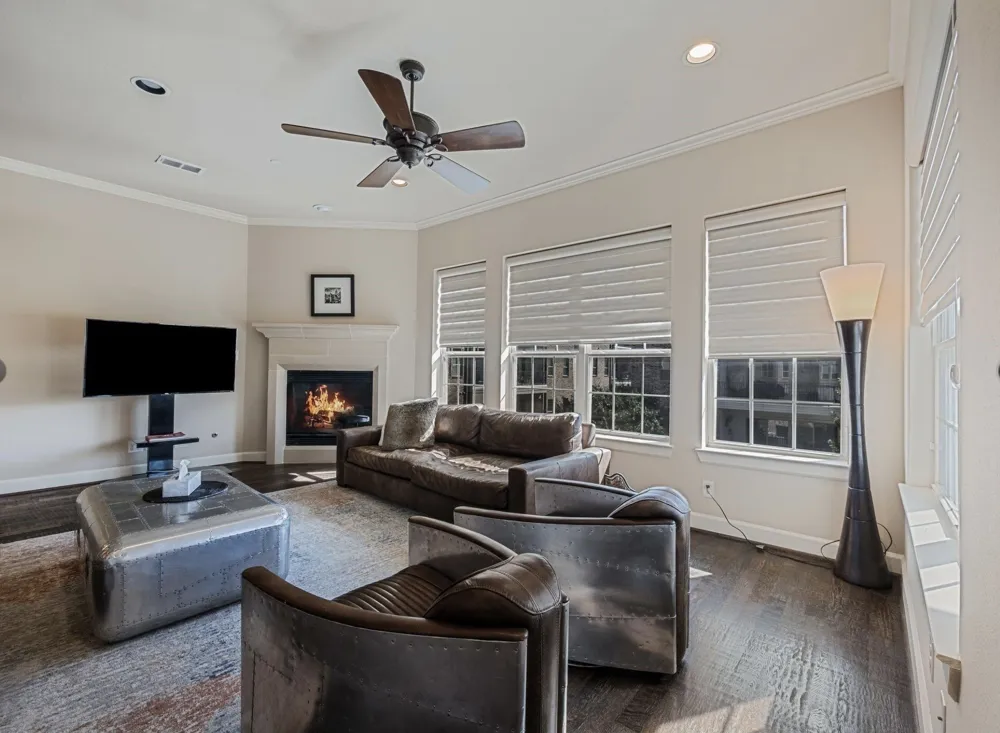 5001 Meridian Lane #2103 Addison, TX 75001