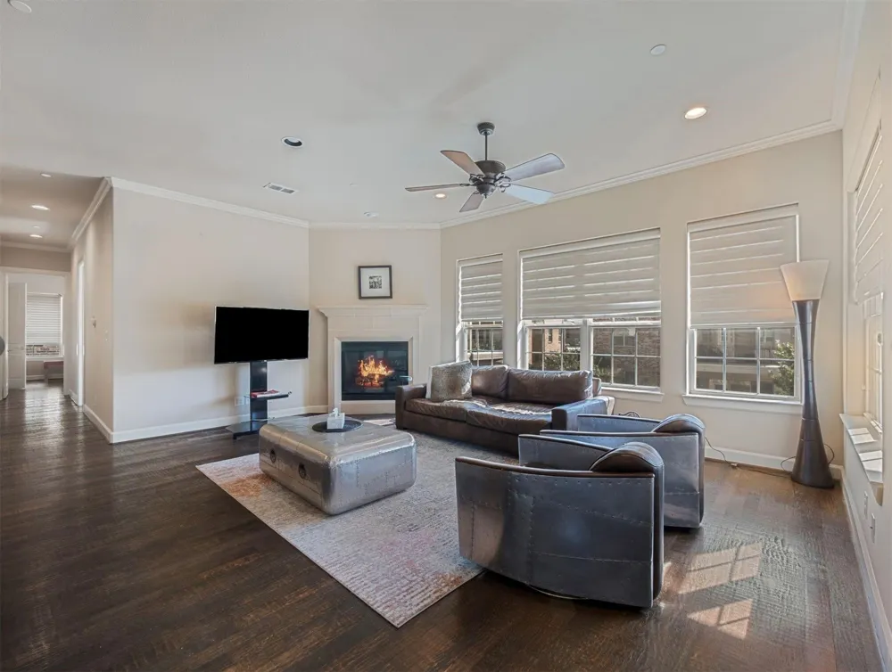 5001 Meridian Lane #2103 Addison, TX 75001